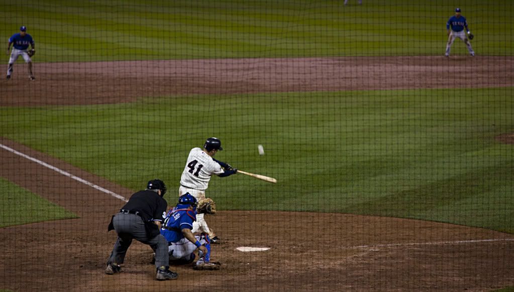 IMAGE: http://i1197.photobucket.com/albums/aa422/RamertPhotography/IMG_028972dpi.jpg