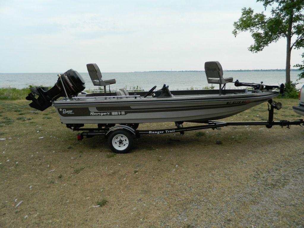 1982 Ranger VIII 16' Bass Boat W/ 75HP Mercury Outboard And EZ Loader