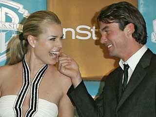 Jerry O’Connell and Rebecca Romijn in Romantic Wedding Jerry O’Connell and Rebecca Romijn in Romantic Wedding
