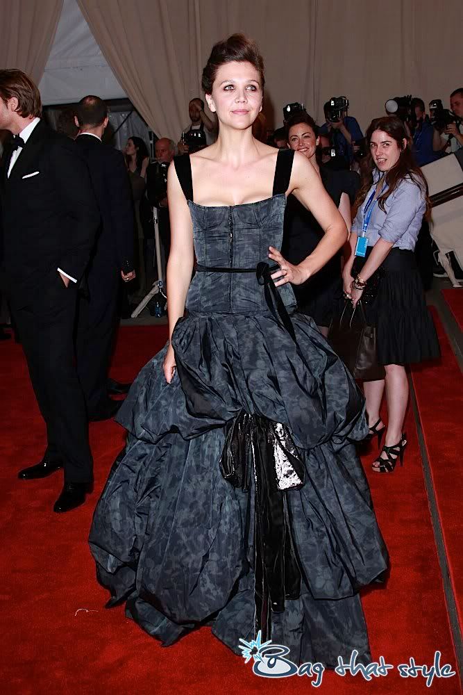 Maggie Gyllenhaal looks typically quirky in Louis Vuitton