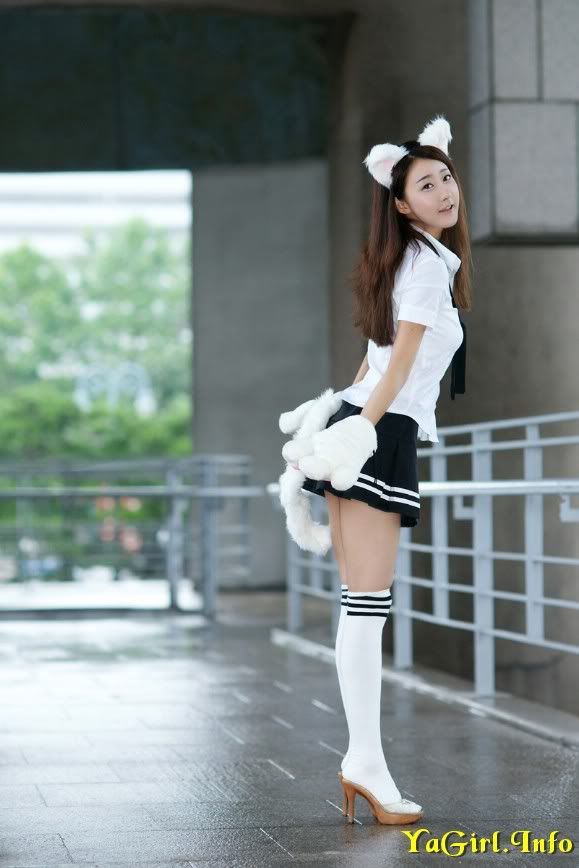 Park-Hyun-Sun-Kitty-School-Girl-01.jpg