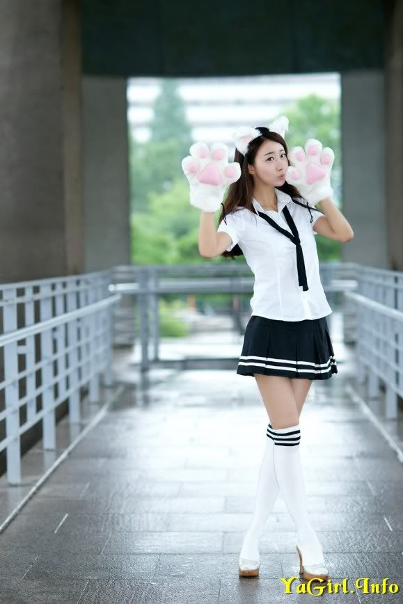 Park-Hyun-Sun-Kitty-School-Girl-02.jpg