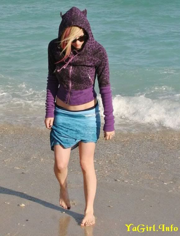 Canadian Singer Avril Lavigne Canadian Singer Avril Lavigne’ Sexy Photo Gallery