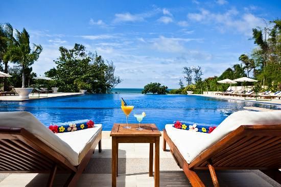 Nếu đi hưởng tuần trăng mật tại biển Phan Thiết các bạn nên chọn resort để nghỉ dưỡng và hưởng thụ