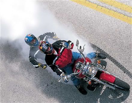 xl2000_kawasaki_vulcan_1500_classic_fitop_burnout_view.jpg