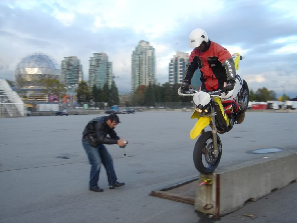 Stoppie_divider_BrHo_cam_04.jpg